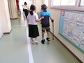 毎日歩いている廊下ですが、歩きづらさを感じたようです。