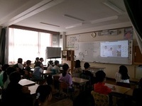 終業式の様子です。立派な態度で式に臨んでいます。