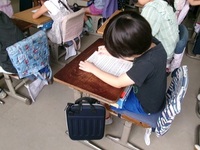 ワークシートに自分の考えを書き込みます。