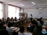 3年生では道徳です。「正直」についてみんなで考えました。
